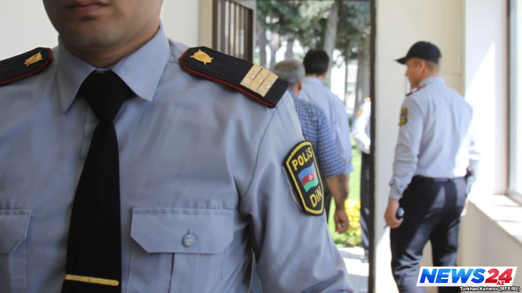 Polis şöbəsindəki ölümə görə polis mayoru həbs edildi 
