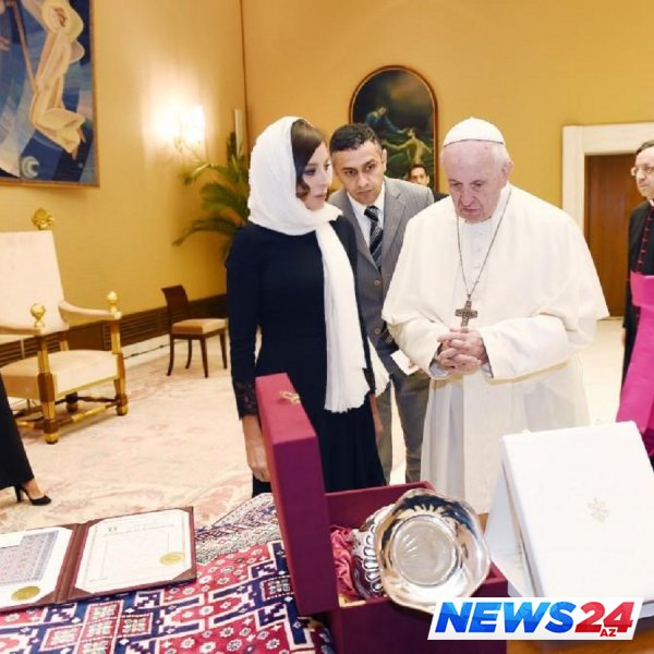 Mehriban Əliyeva Roma Papası ilə görüşdü 
