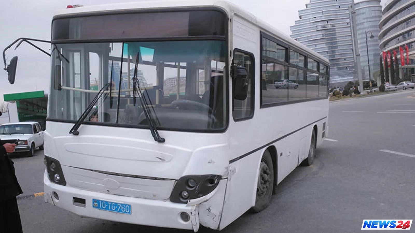 Bakıda daha bir sərnişin avtobusu ağır qəza törətdi: ÖLƏN VAR 