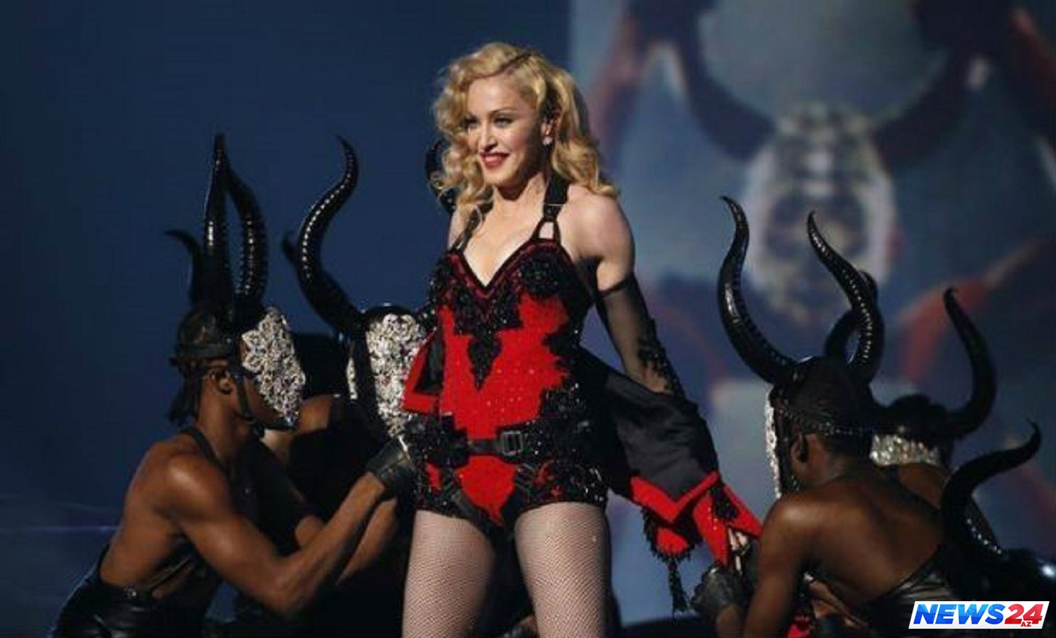 Madonna iki yüz min manat maaşa aşpaz axtarır 