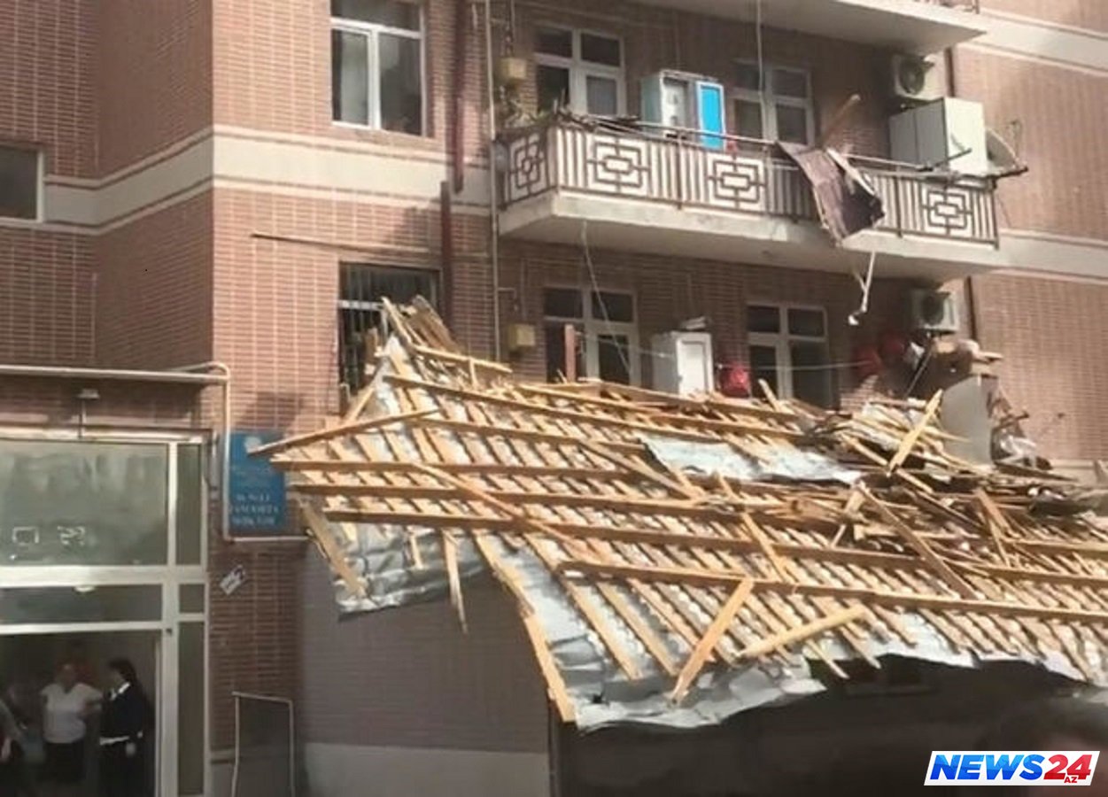 Külək Mehdiabadda binaların damını uçurdu - VİDEO 