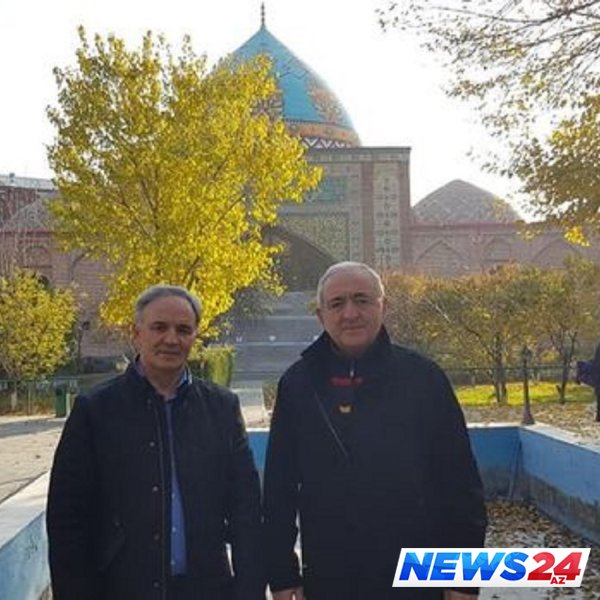 Azərbaycanlı deputatlar Yerevanda məsciddə - FOTO 