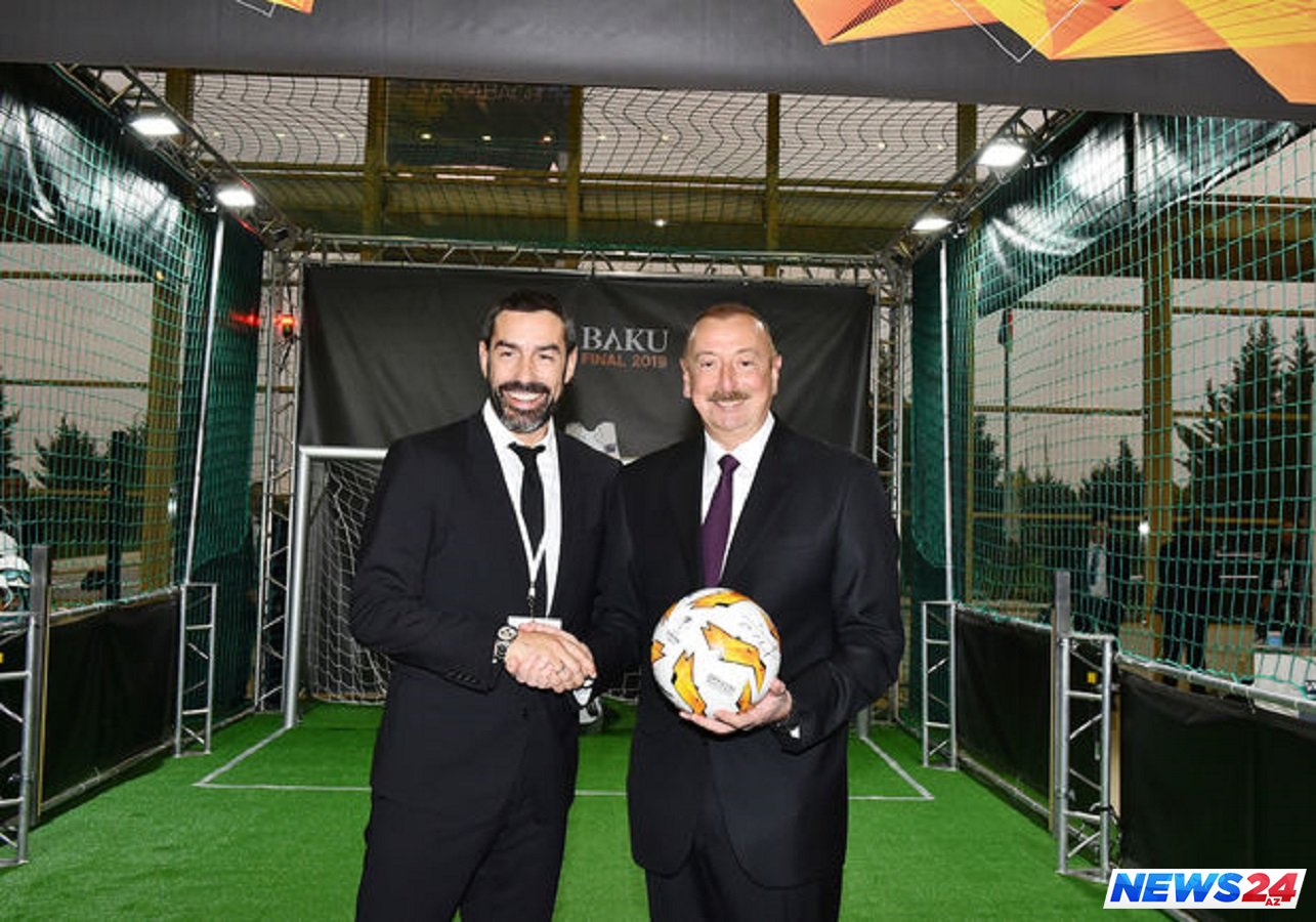 İlham Əliyev məşhur futbolçu ilə görüşüb - FOTO 