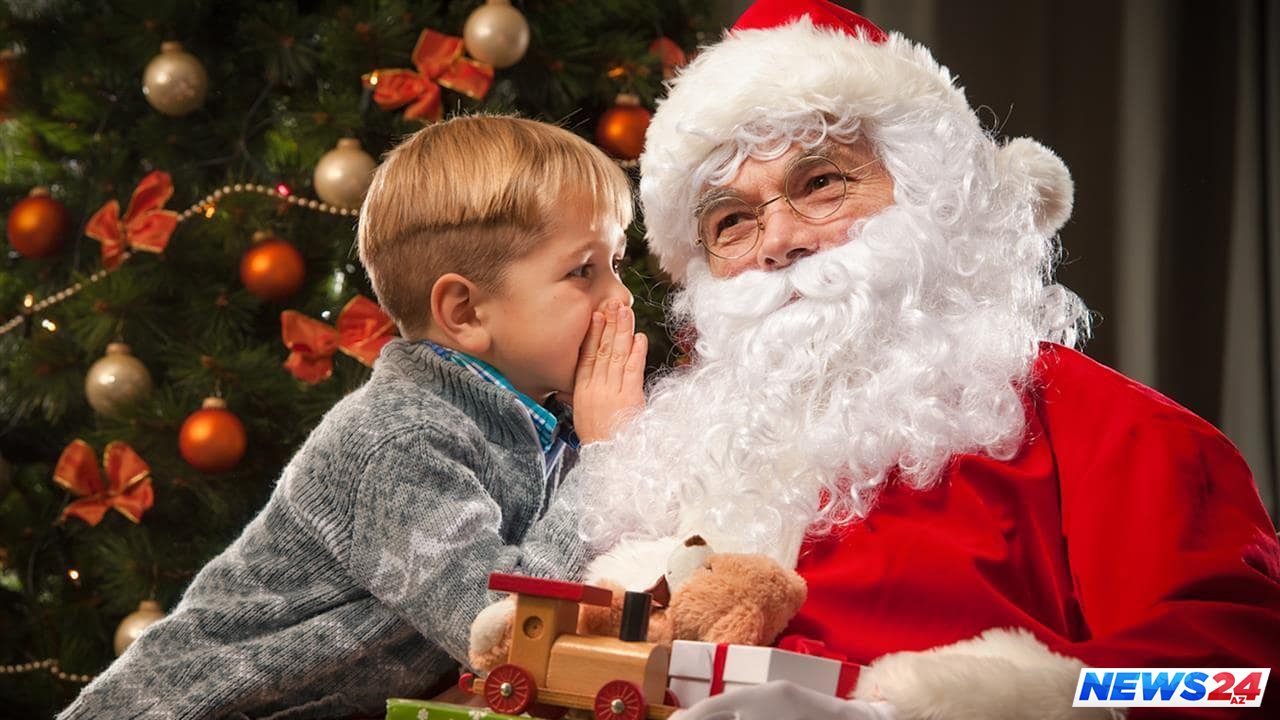 "Santa Klaus yoxdur" deyən müəllimi işdən çıxardılar - FOTO 