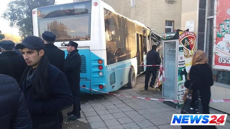 Sumqayıtda 30 nəfərin yaralandığı dəhşətli avtobus qəzasının VİDEOSU 