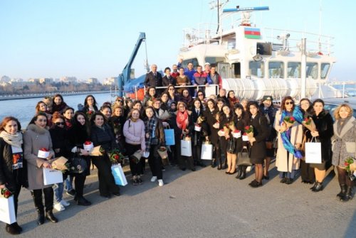 ASCO 8 Mart Beynəlxalq Qadınlar Günü ilə bağlı gəmi turu təşkil edib - FOTO 