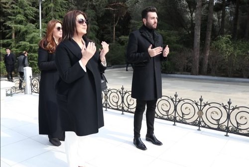 EKSKLÜZİV: Sibel Can Heydər Əliyevin məzarını ziyarət etdi FOTO - VİDEO 