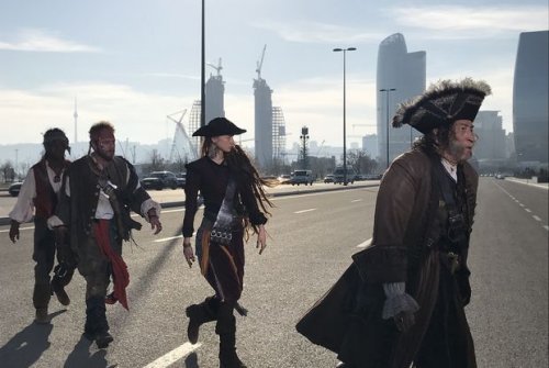 Bakıda maraqlı hadisə: şəhərin mərkəzində piratlar göründü - FOTO 