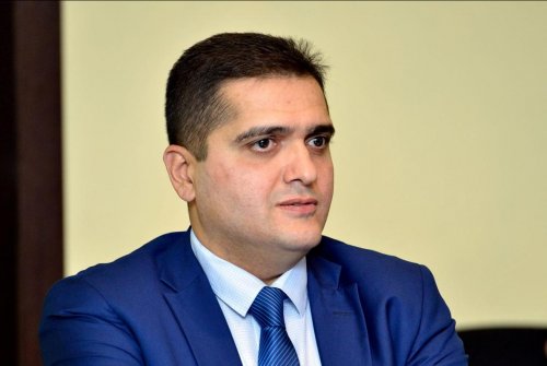 Elxan Şahinoğlu: "Paşinyan ordu daxilindəki vəziyyətdən narahatdır" 