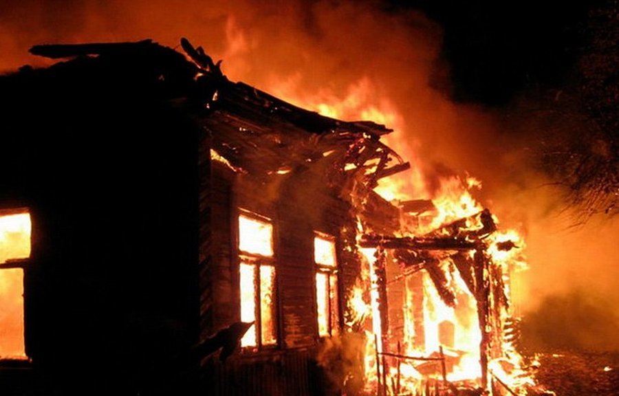 Xırdalanda ev yandı 