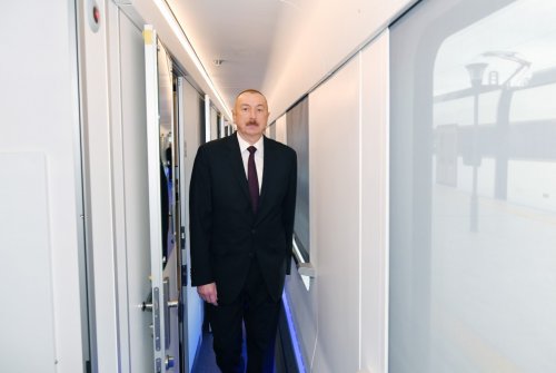 Prezident İlham Əliyev Bakı-Tbilisi-Qars qatarı ilə tanış olub - FOTO - YENİLƏNİB
