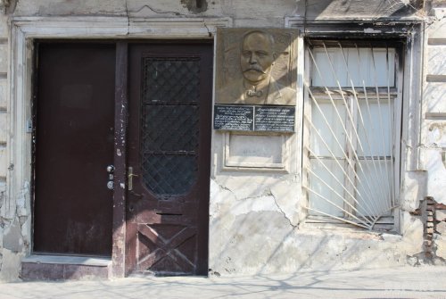Cəlil Məmmədquluzadənin Tbilisidəki ev muzeyi: bina dağılır, eksponatlar yoxa çıxıb - REPORTAJ