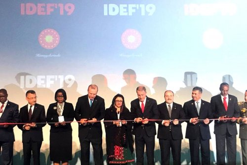 Müdafiə naziri “İDEF-2019” sərgisinin açılış mərasimində iştirak edib 