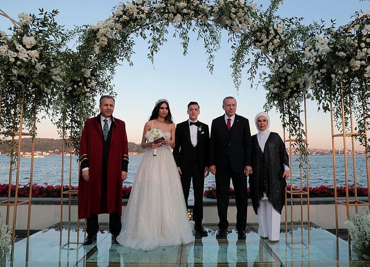Ərdoğan  Məsud Özilin nikah şahidi oldu- FOTO