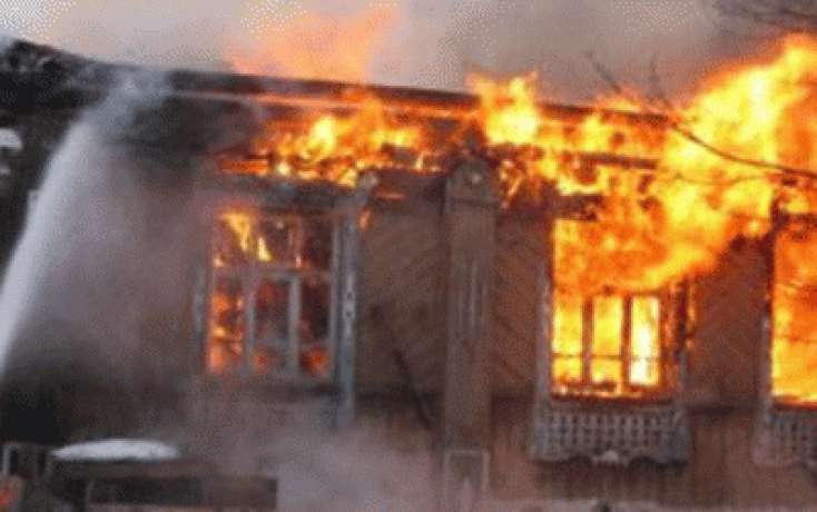 Sabunçuda 3 otaqlı ev yandı 