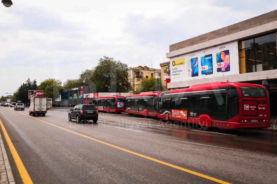 Metro stansiyalarının ətrafına NƏZARƏT GÜCLƏNDİRİLDİ - FOTO