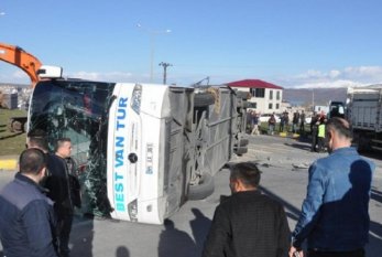 Azərbaycanlı turistləri daşıyan avtobus aşdı - YARALILAR VAR
