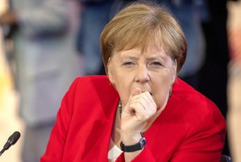 Merkel siyasətdən gedir 