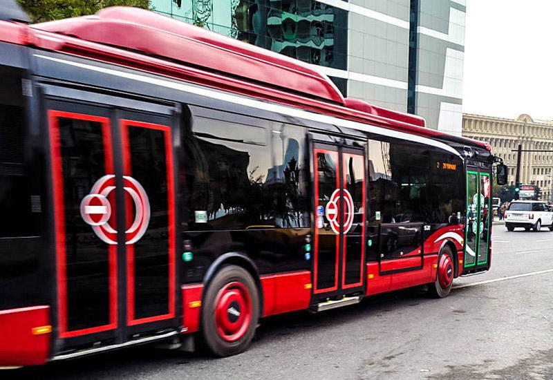 "Baku Bus"a HÜCUM OLUNDU - FOTOLAR