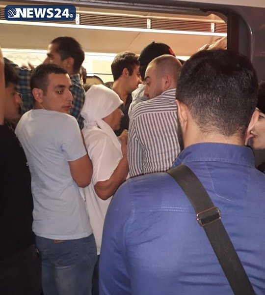 Metroda sıxlıq- insanlar qatarlara minə bilmədi