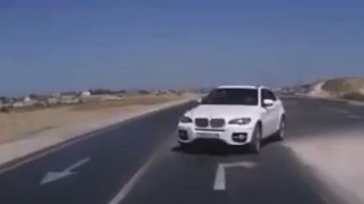 Bakıda qadın sürücü "BMW X6" ilə görün nə etdi - VİDEO