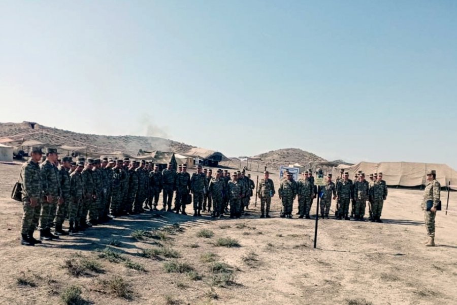 “Səhra şəraitində qidalanmanın təşkili” mövzusunda məşğələ - FOTOLAR