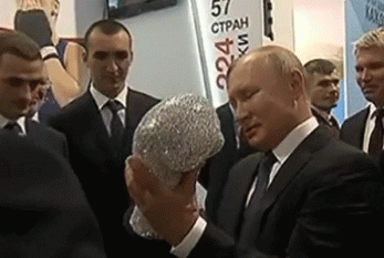 İdmançılar Putinin burnunu sındırdılar -VİDEO