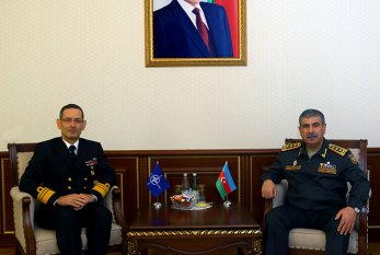 Müdafiə naziri NATO-nun Kontr-admiralı ilə GÖRÜŞDÜ- FOTO