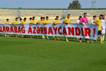 Oyuna “Qarabağ Azərbaycandır!”plakatı ilə çıxdılar 