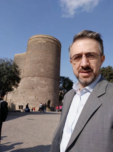 "Ermənilərə mənfi münasibət yoxdur" - erməni jurnalist Bakı haqda (FOTOLAR)