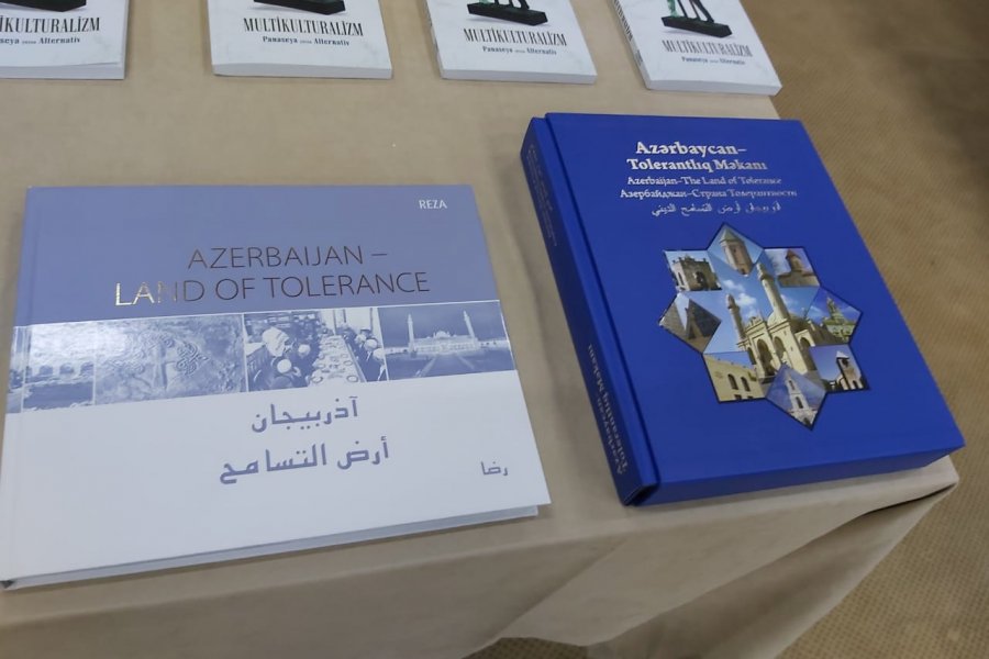 İslami, multikultural və tolerant dəyərlər haqda 122  kitab - SƏRGİ