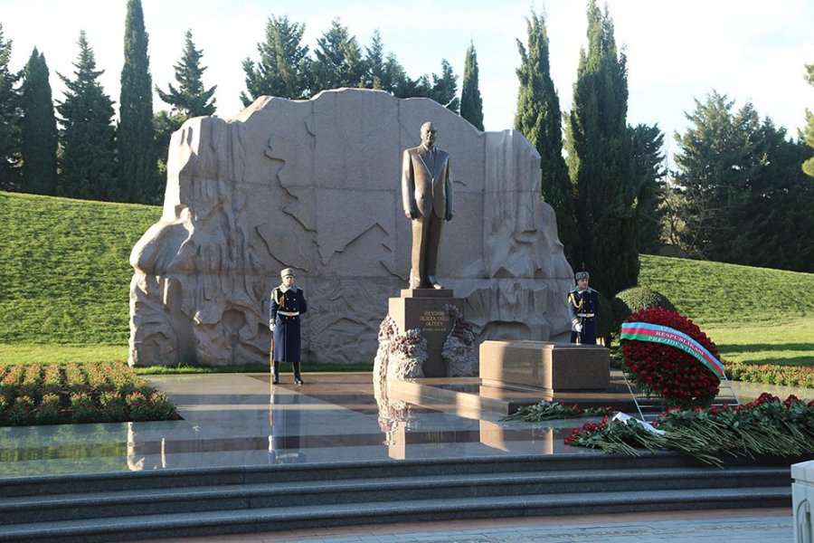 Bu gün Ümummilli lider Heydər Əliyevin anım günüdür
