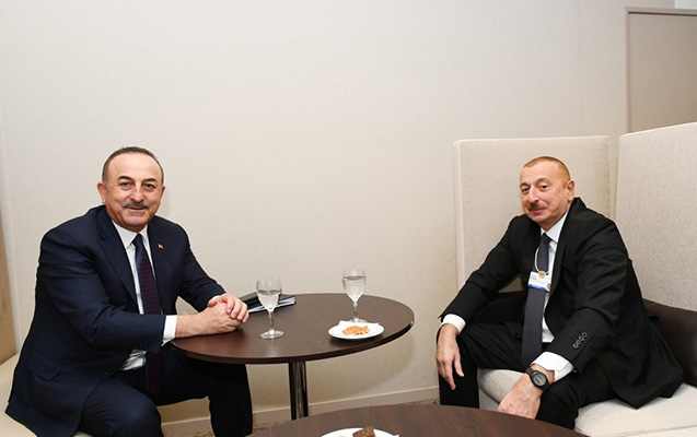 Prezident Çavuşoğlu ilə Davosda görüşdü 