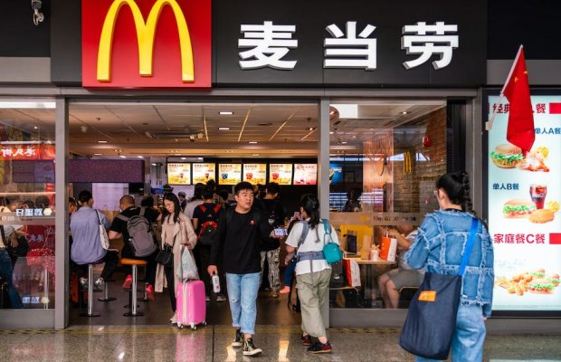 McDonald's Çindəki mağazalarını BAĞLADI 