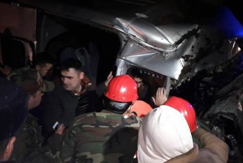 Kürdəmirdə mikroavtobus traktora çırpıldı - sürücü və sərnişinlər yaralandı