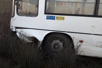 Bakıda avtobus ağır qəza törətdi: YARALILAR VAR - FOTO