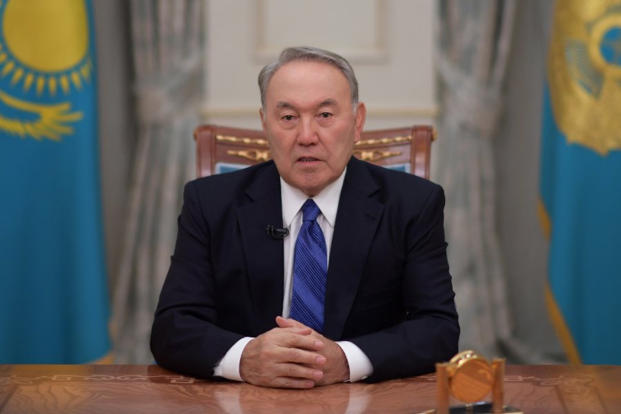 Nursultan Nazarbayev İlham Əliyevi TƏBRİK ETDİ