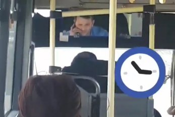 Qulağında telefon, damağında siqaret... - Bakıda avtobus sürücüsünün bir günü - VİDEO