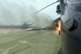 Helikopter bölmələri uçuş məşqləri keçirir- VİDEO