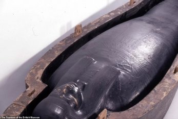 Mumiya tabutlarının örtüldüyü qara maddənin tərkibi AŞKARLANDI