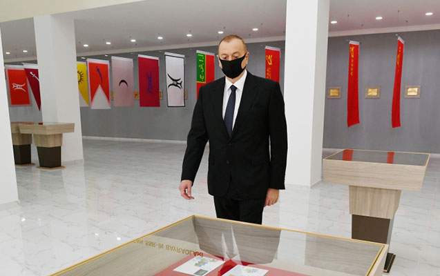 Prezident açılışda maska taxdı - FOTO