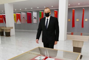 Prezident açılışda maska taxdı - FOTO