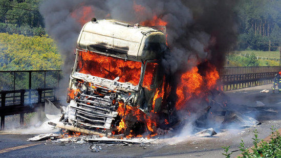 Goranboyda “DAF” markalı yük avtomobili yandı 
