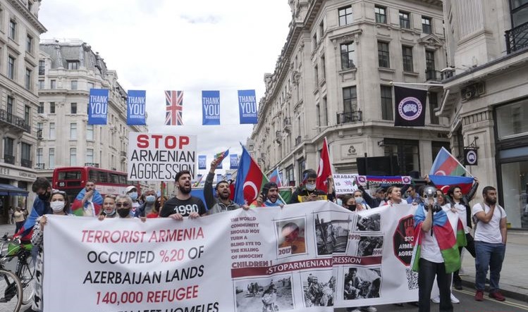 Azərbaycanlılar erməni təcavüzünə qarşı Londonda aksiyası KEÇİRDİLƏR