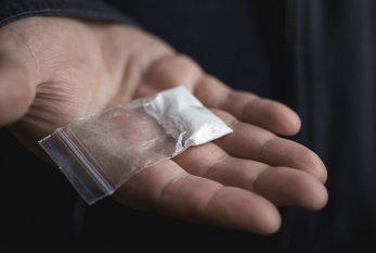 Narkotacir təsadüfən polisə 8 kiloqram kokain gətirdi 