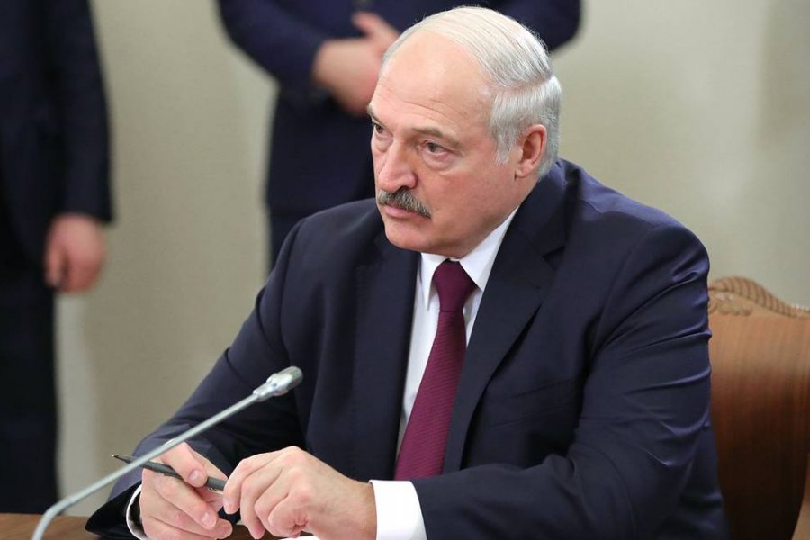 Lukaşenko: “Mitinq keçirənlərlə bağlı tədbir görüləcək” 