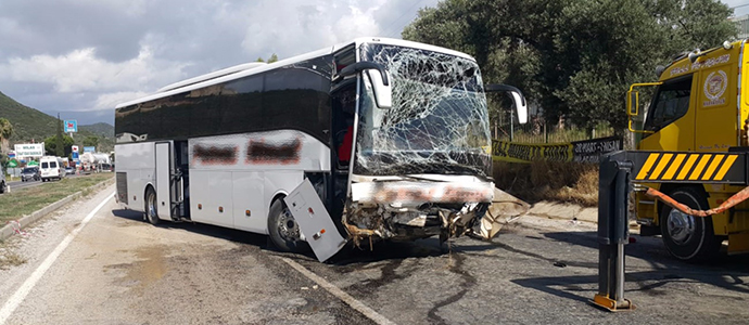 Turistləri daşıyan avtobus Alanyada QƏZAYA DÜŞDÜ
