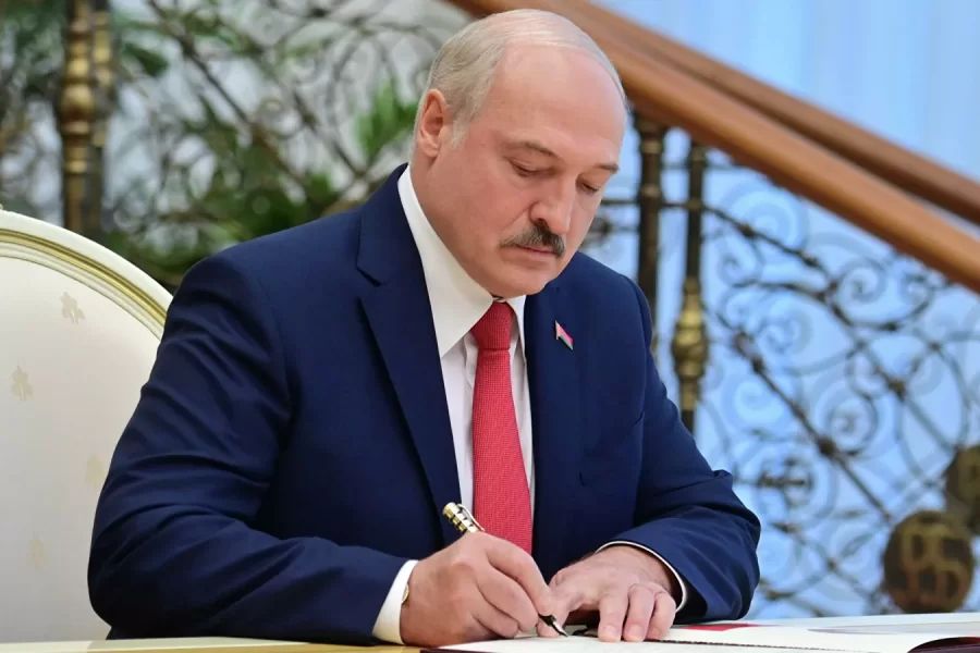 Avropa İttifaqı Lukaşenkonu qanuni prezident kimi tanımaqdan imtina etdi 