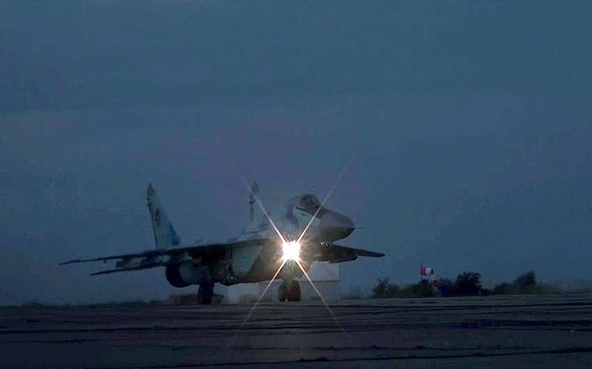 Hərbi Hava Qüvvələri gecə təlimləri keçirib - FOTO/VİDEO