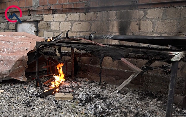 Ermənilərin atdığı mərmi yaşayış evini yandırdı - Fotolar